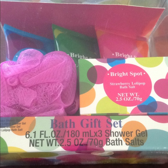 BRIGHT SPOT Bath 5 Piece Gift Set - Picture 2 of 7